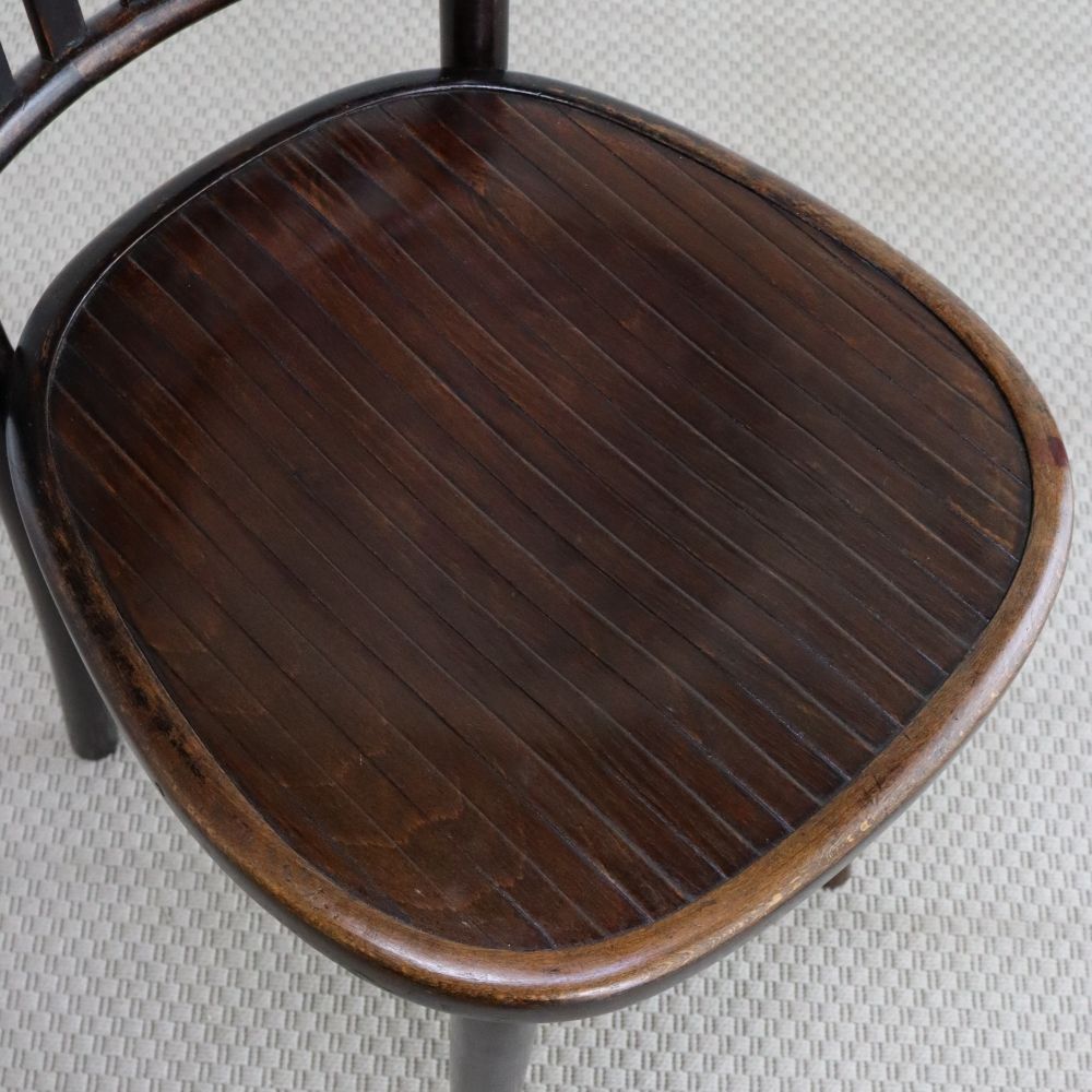 カジュアルにもシックにも♪ ベントウッドチェア AA1-GD-CH6