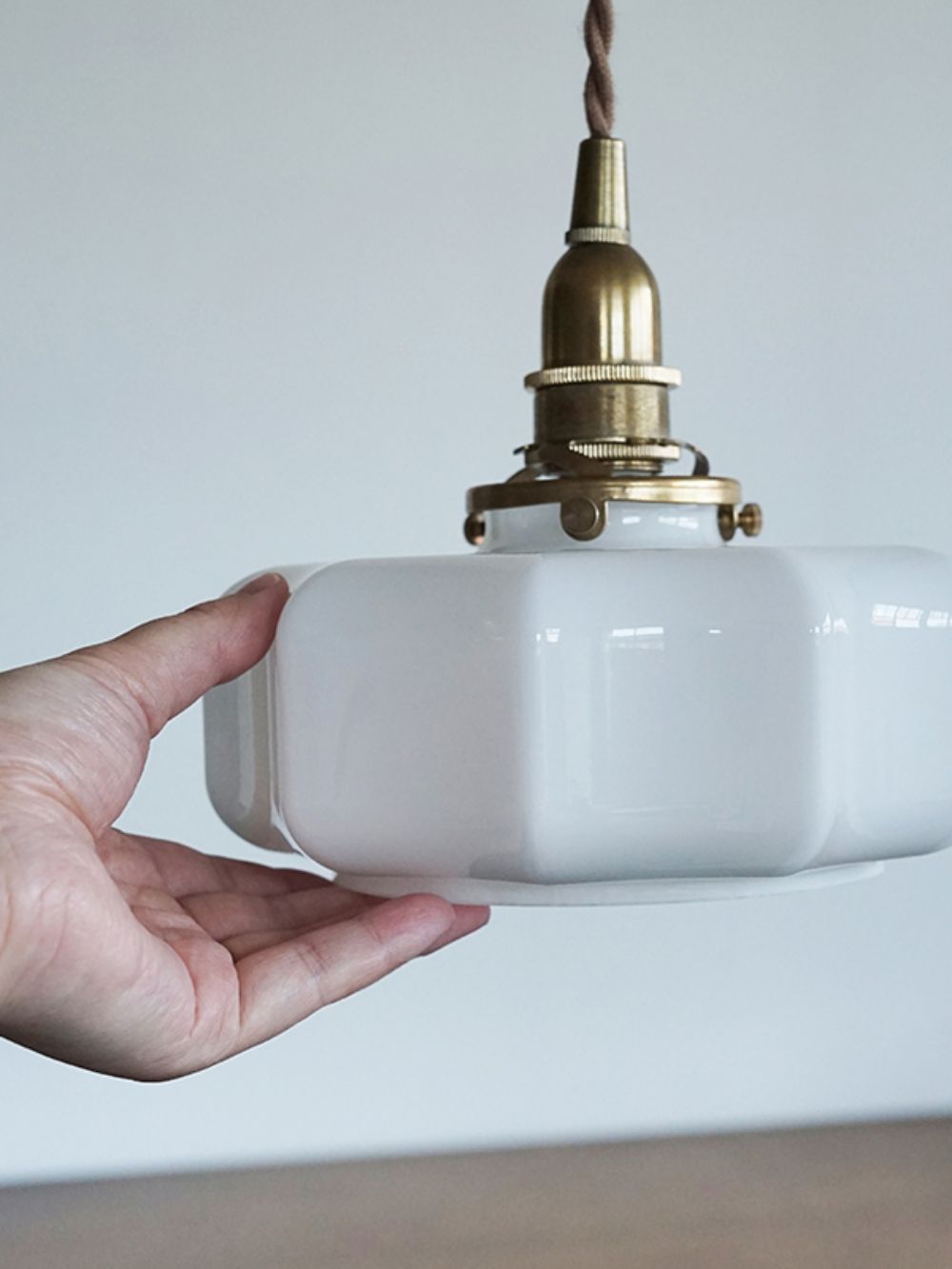 ガラスシェード アーロット M ホワイト【灯具A】 AX1-HS3417