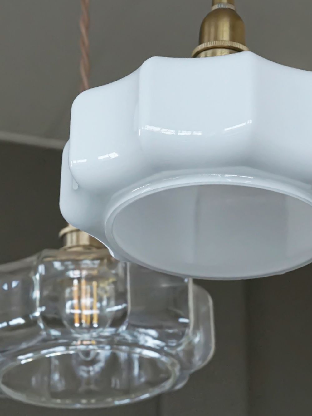 ガラスシェード アーロット M ホワイト【灯具A】 AX1-HS3417