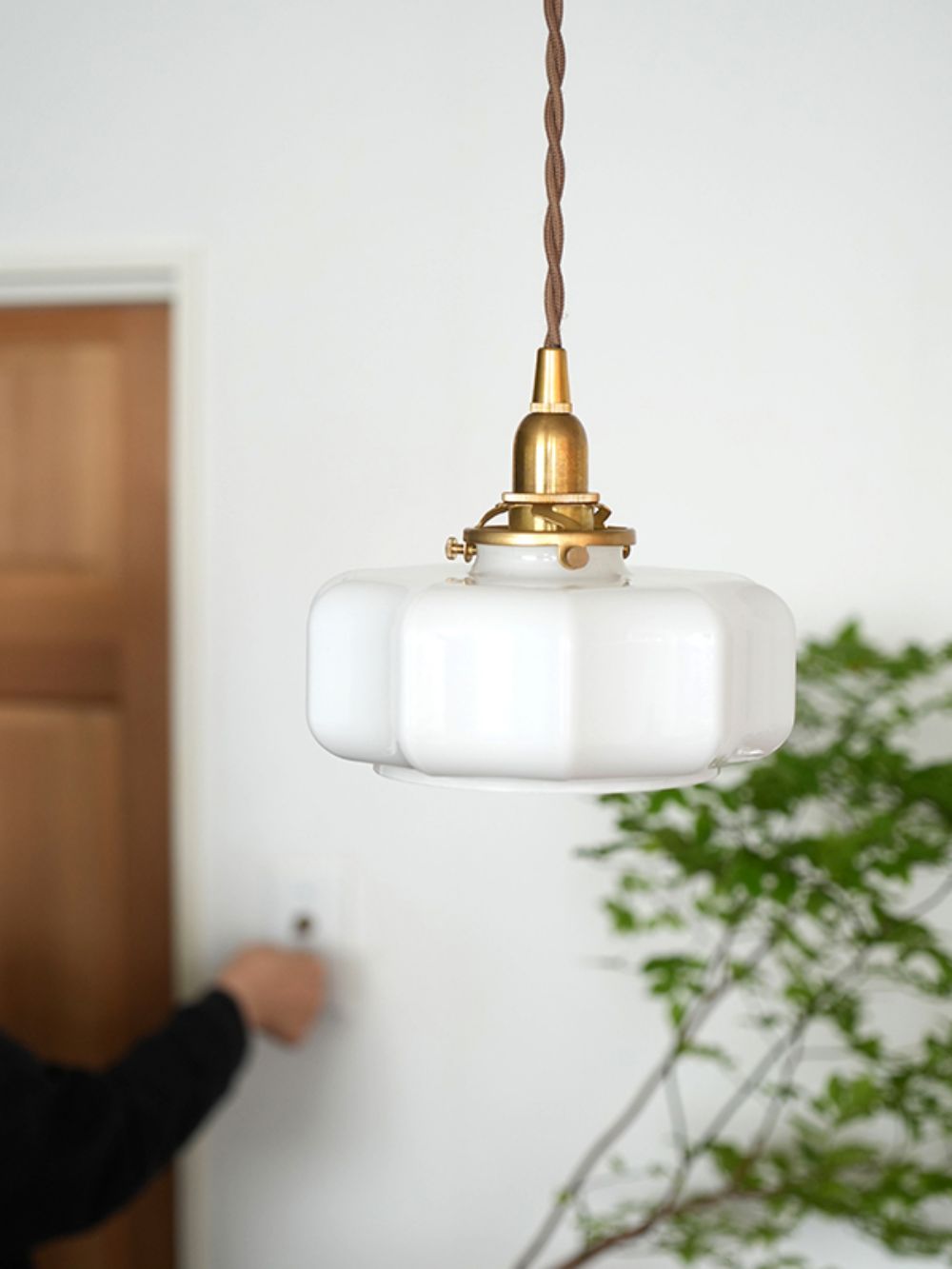 ガラスシェード アーロット M ホワイト【灯具A】 AX1-HS3417