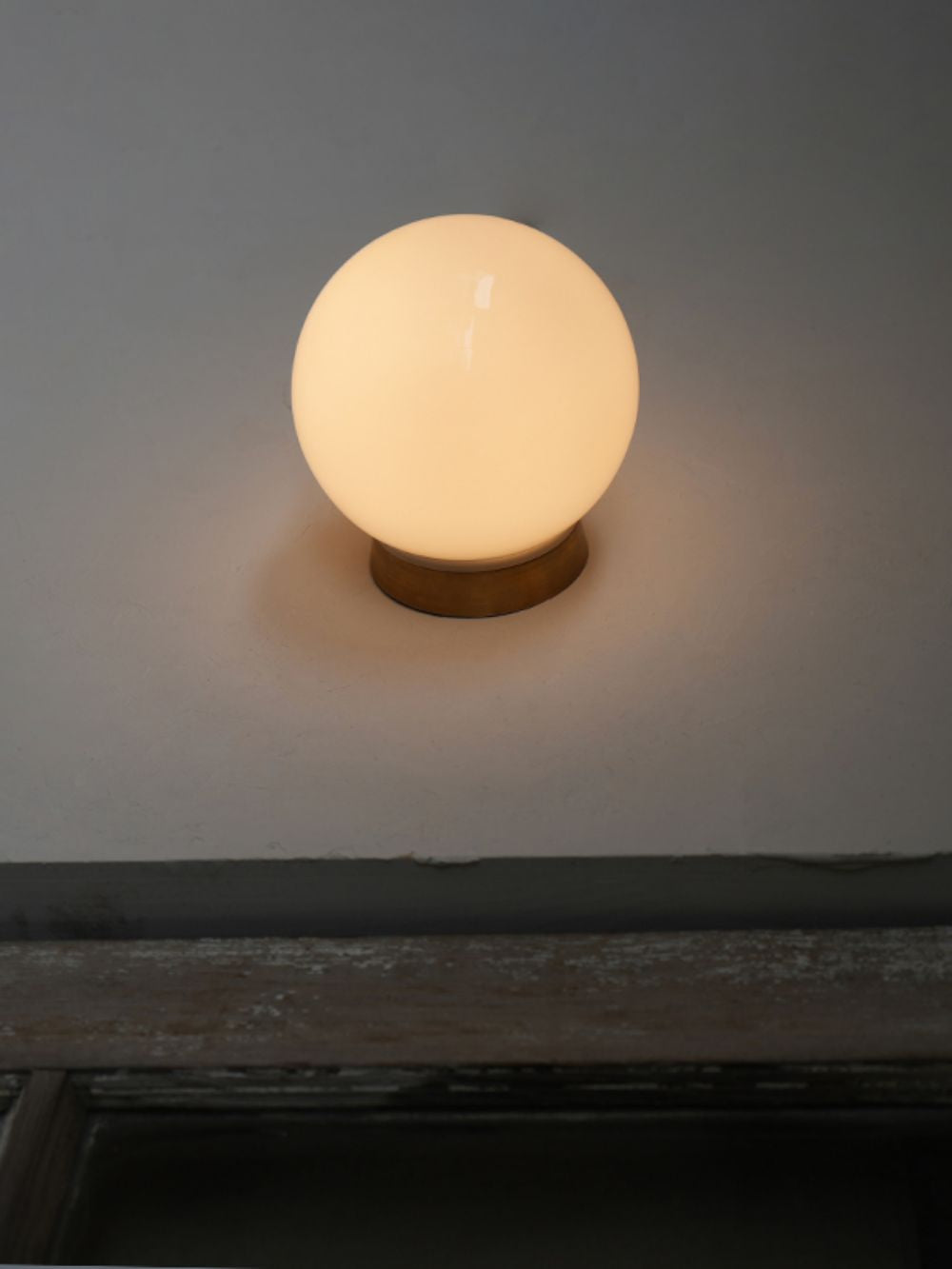 ガラスグローブエントランスライト AX1-HS3630