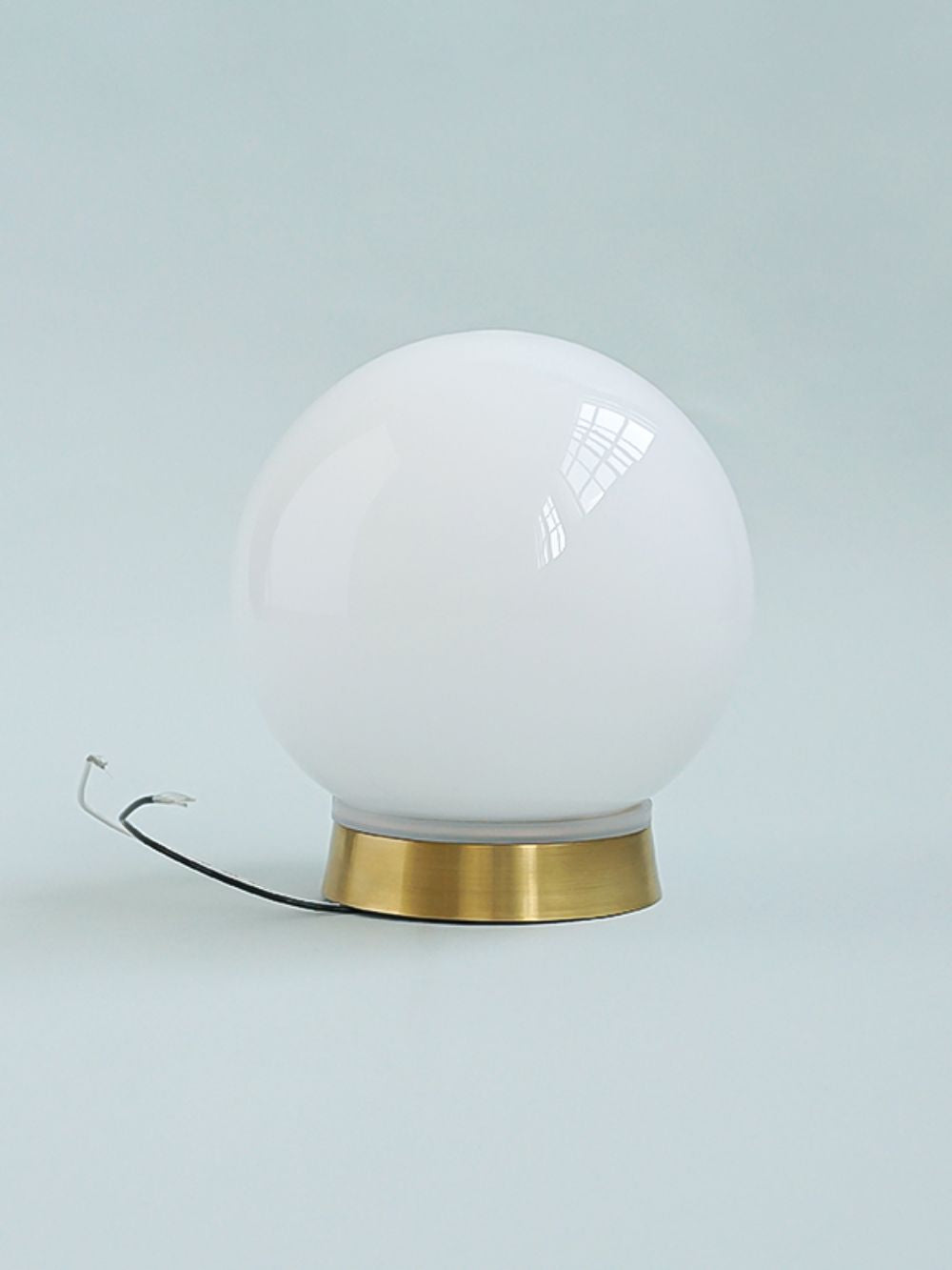 ガラスグローブエントランスライト AX1-HS3630