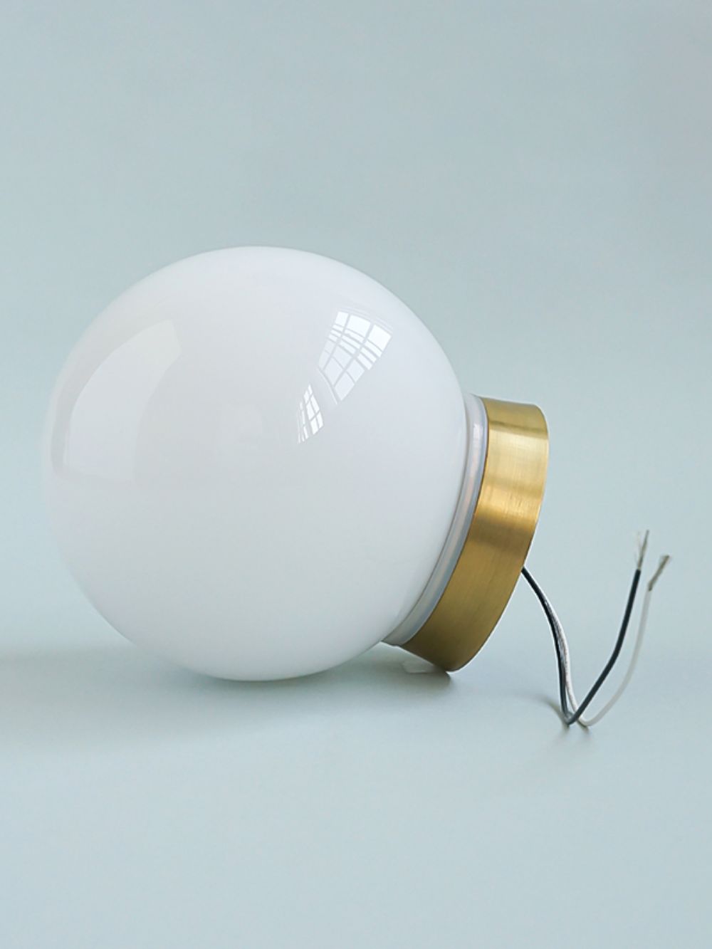 ガラスグローブエントランスライト AX1-HS3630