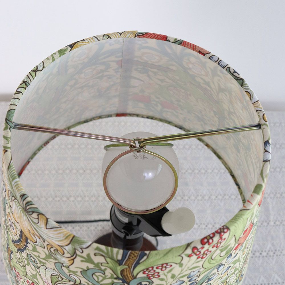 オシャレな花の彩り♪テーブルランプGolden Lily CL1-ADS-026GOL