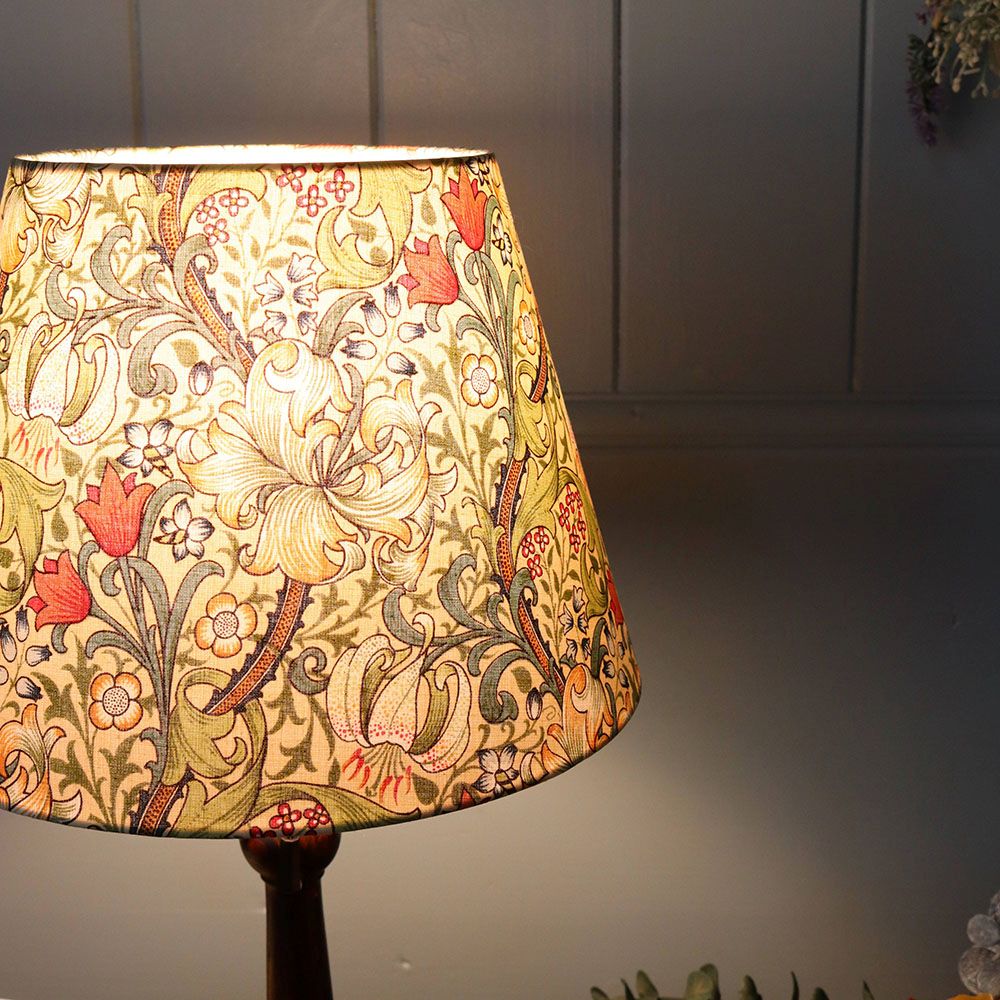 オシャレな花の彩り♪テーブルランプGolden Lily CL1-ADS-026GOL