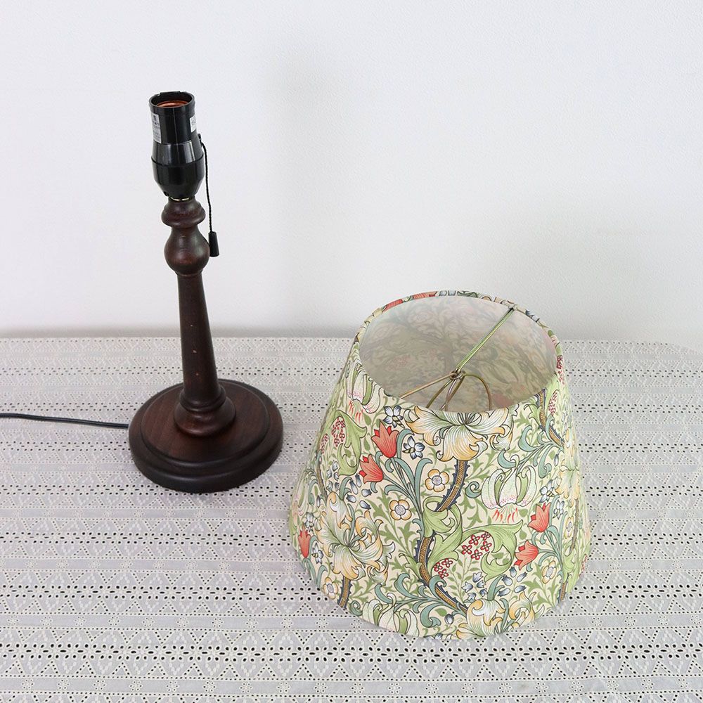 オシャレな花の彩り♪テーブルランプGolden Lily CL1-ADS-026GOL