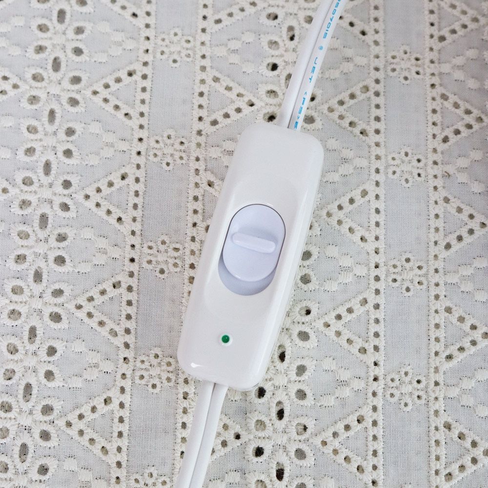 オシャレな赤色♪ テーブルスタンドいちご泥棒レッド CL1-LDS-0711STR-R