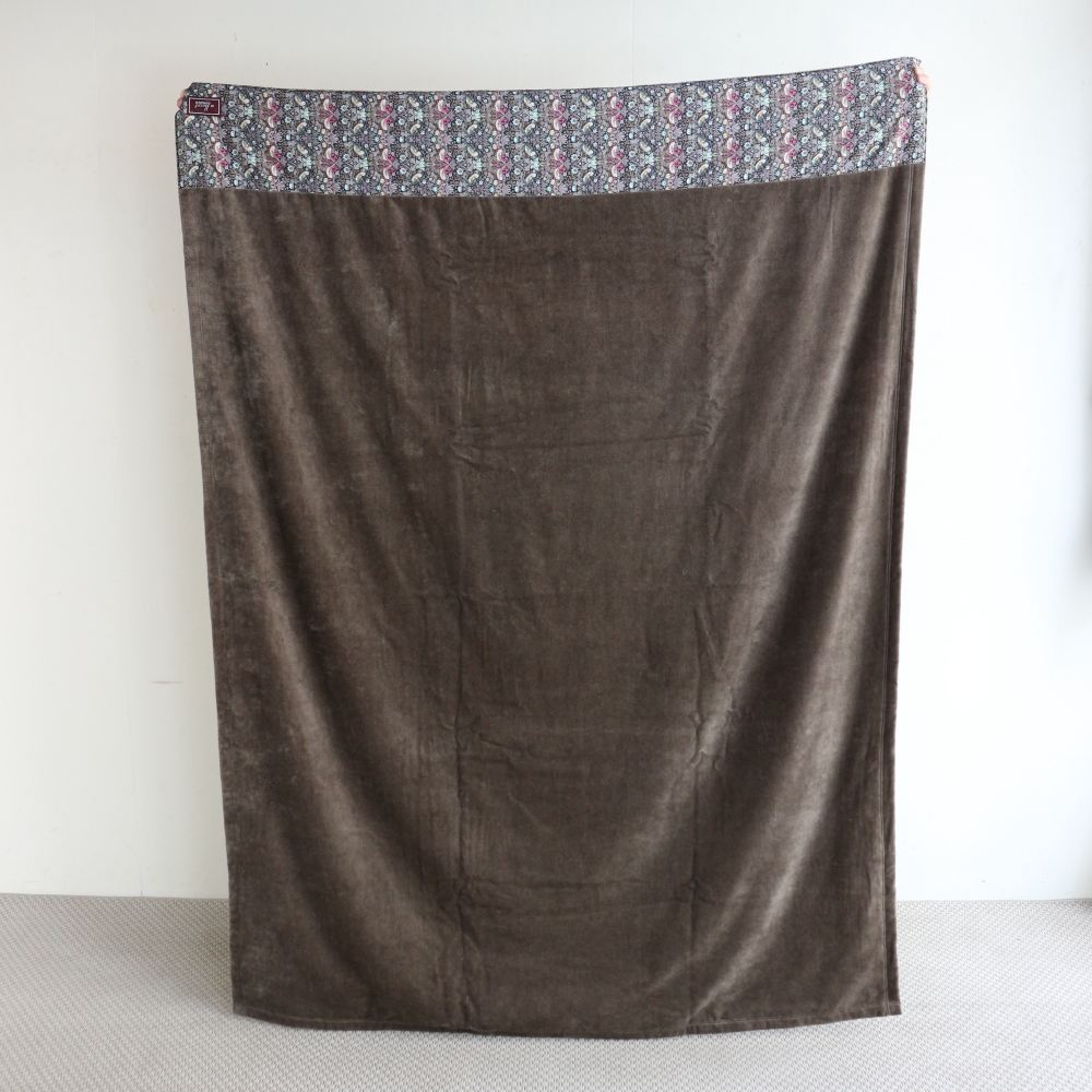 くるまれて良い心地♪ タオルケットL/Strawberry Thief ブラウン【A FLORET LONDON made with LIBERTY FABRIC】 DI1-200039