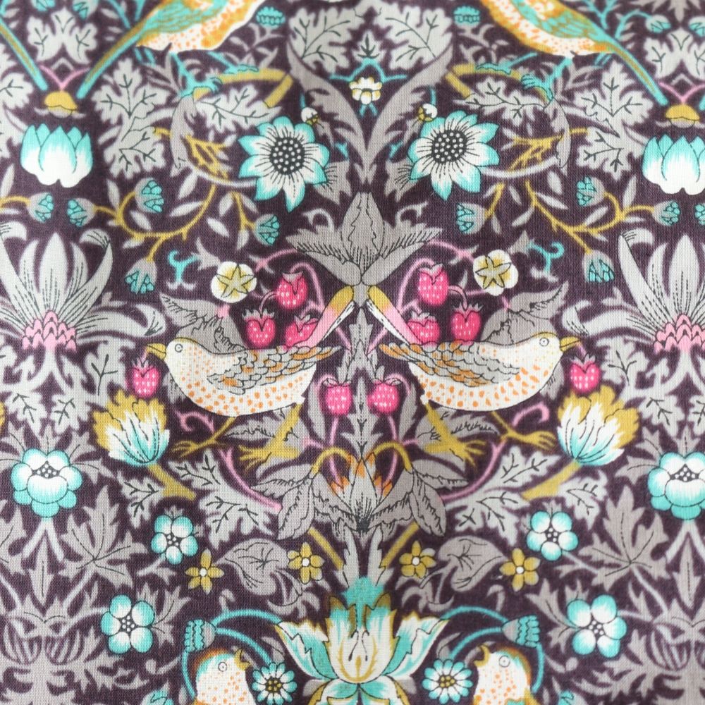 くるまれて良い心地♪ タオルケットL/Strawberry Thief ブラウン【A FLORET LONDON made with LIBERTY FABRIC】 DI1-200039