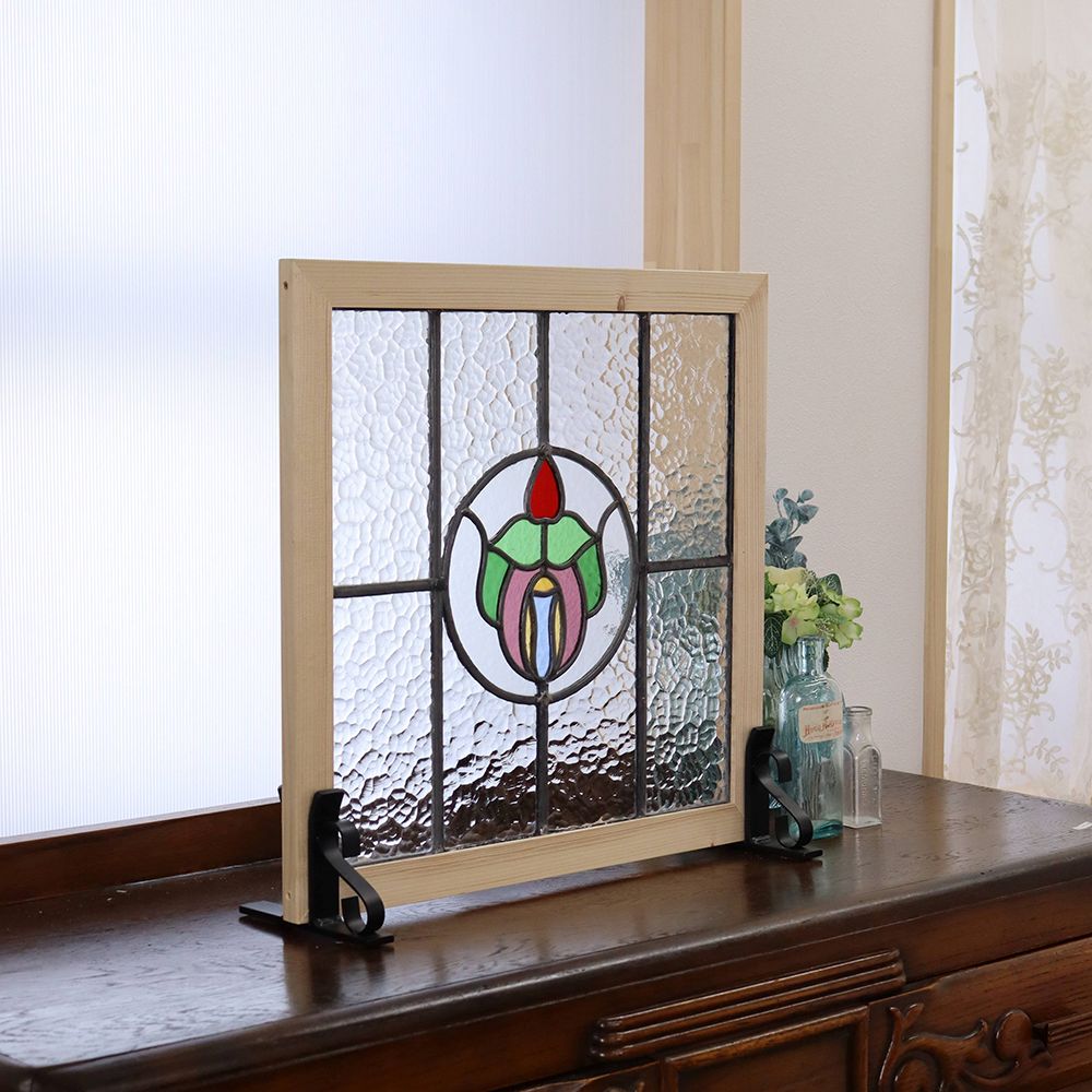 オシャレなエンブレムみたい♪ ステンドグラス KT2-0036