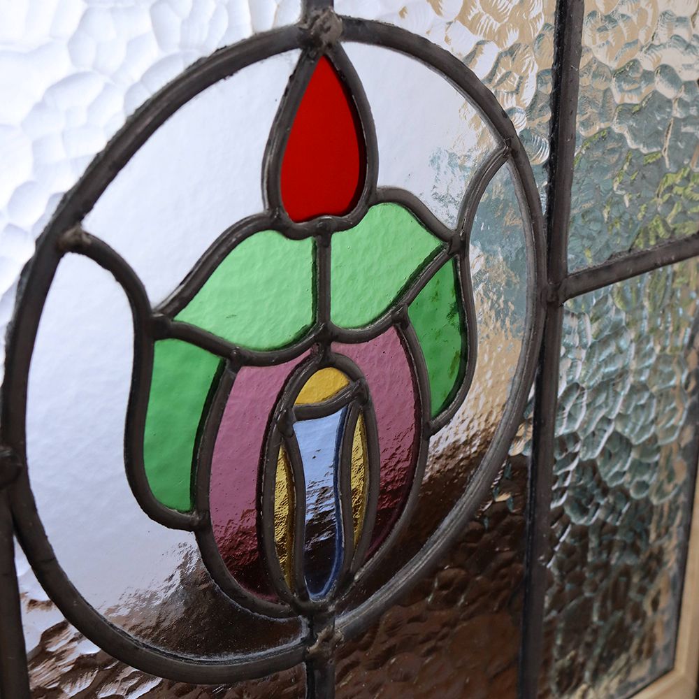 オシャレなエンブレムみたい♪ ステンドグラス KT2-0036