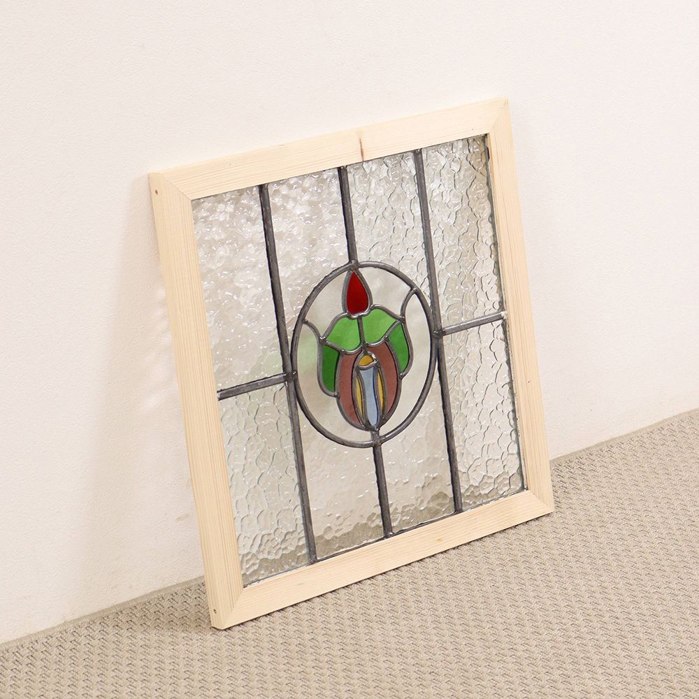 オシャレなエンブレムみたい♪ ステンドグラス KT2-0036