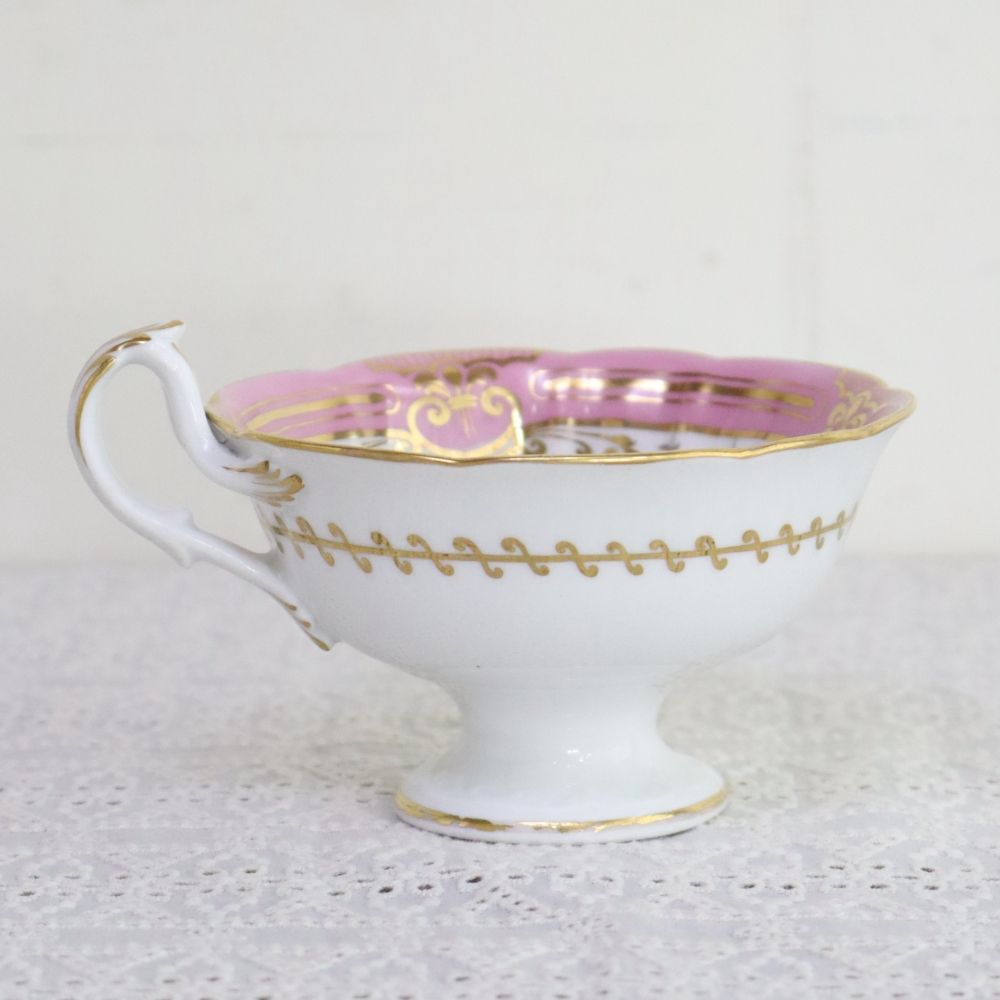 オシャレなフォルム♪ ティーカップ&ソーサー【Coalport(コールポート)】 LV1-113-A-142