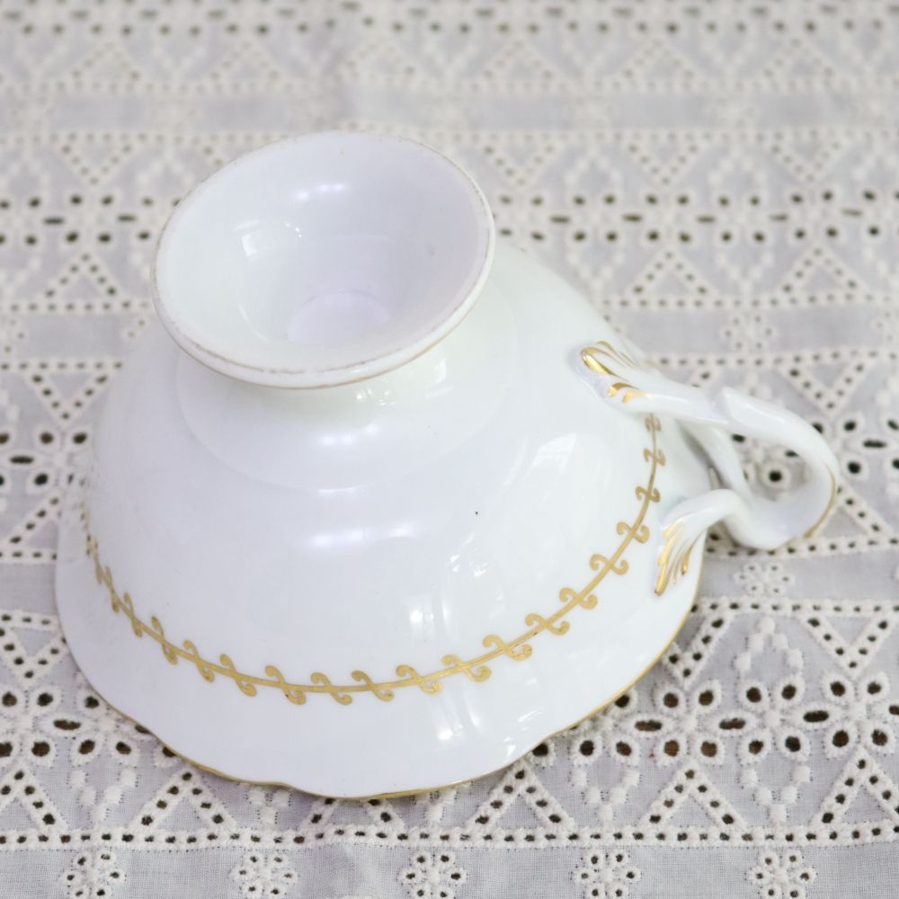 オシャレなフォルム♪ ティーカップ&ソーサー【Coalport(コールポート)】 LV1-113-A-142