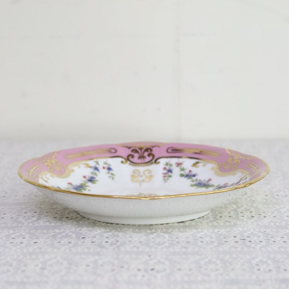 オシャレなフォルム♪ ティーカップ&ソーサー【Coalport(コールポート)】 LV1-113-A-142