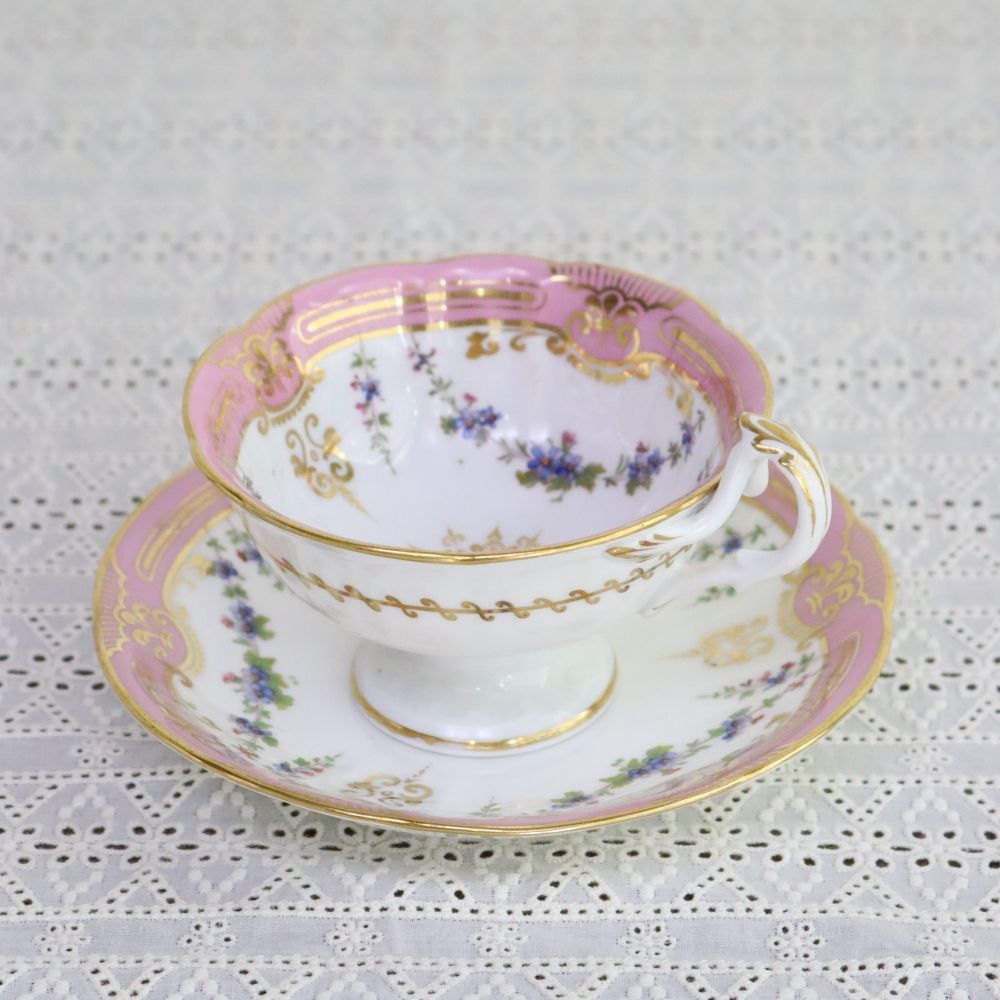 オシャレなフォルム♪ ティーカップ&ソーサー【Coalport(コールポート)】 LV1-113-A-142