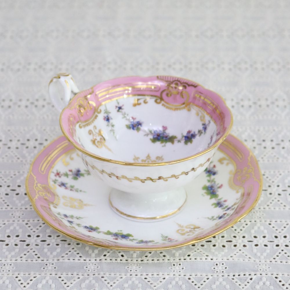 オシャレなフォルム♪ ティーカップ&ソーサー【Coalport(コールポート)】 LV1-113-A-142