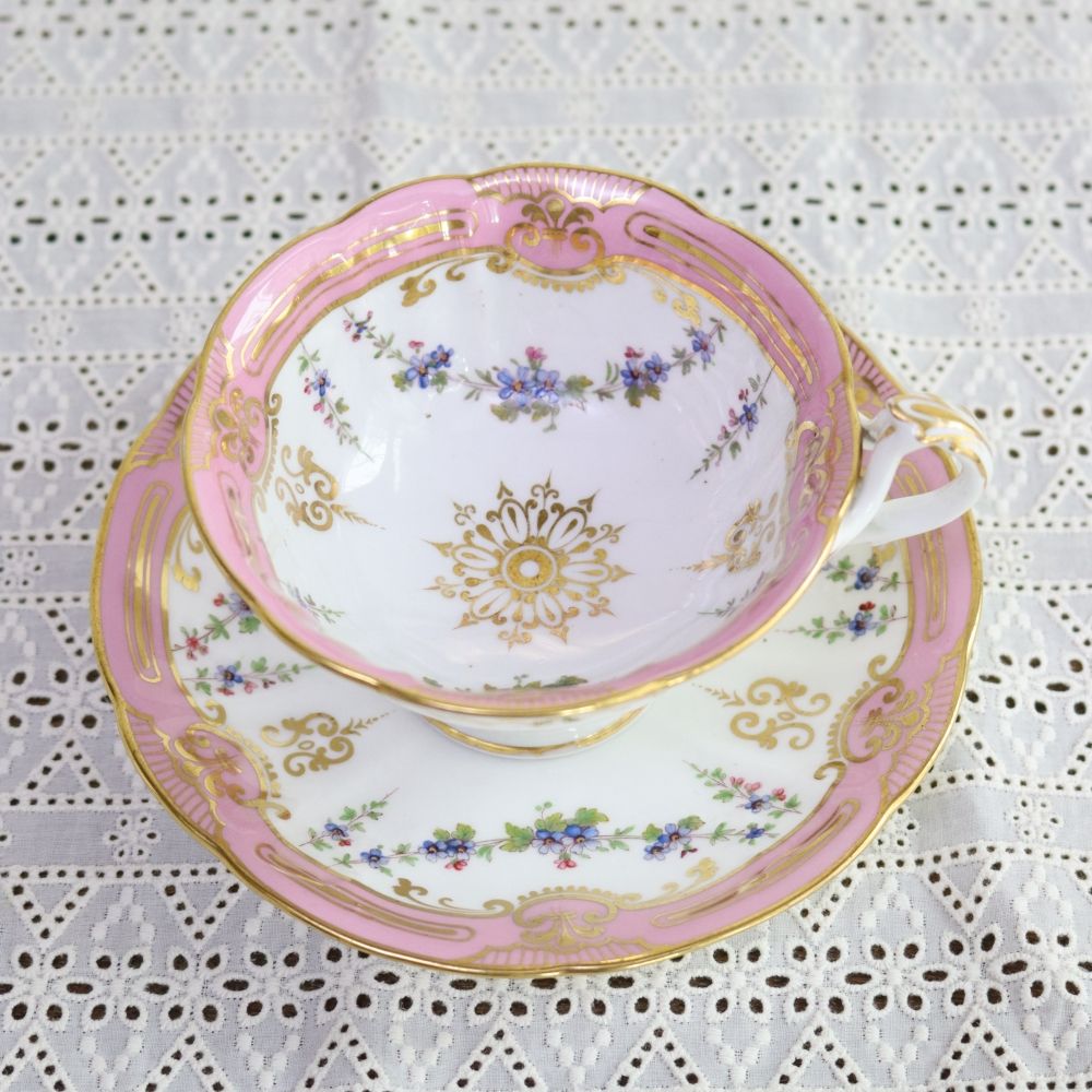 オシャレなフォルム♪ ティーカップ&ソーサー【Coalport(コールポート)】 LV1-113-A-142