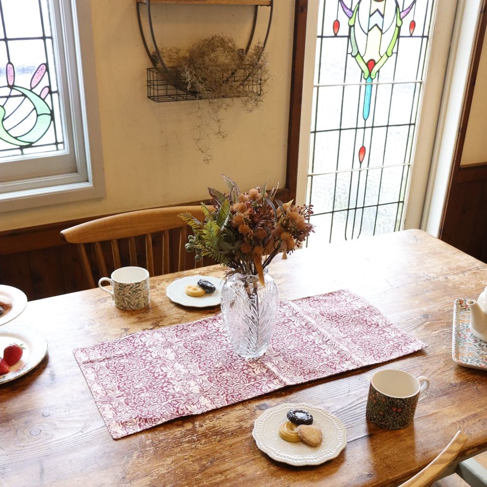 モチーフはウサギ♪ テーブルセンターBROTHER RABBIT OX1-TABC307