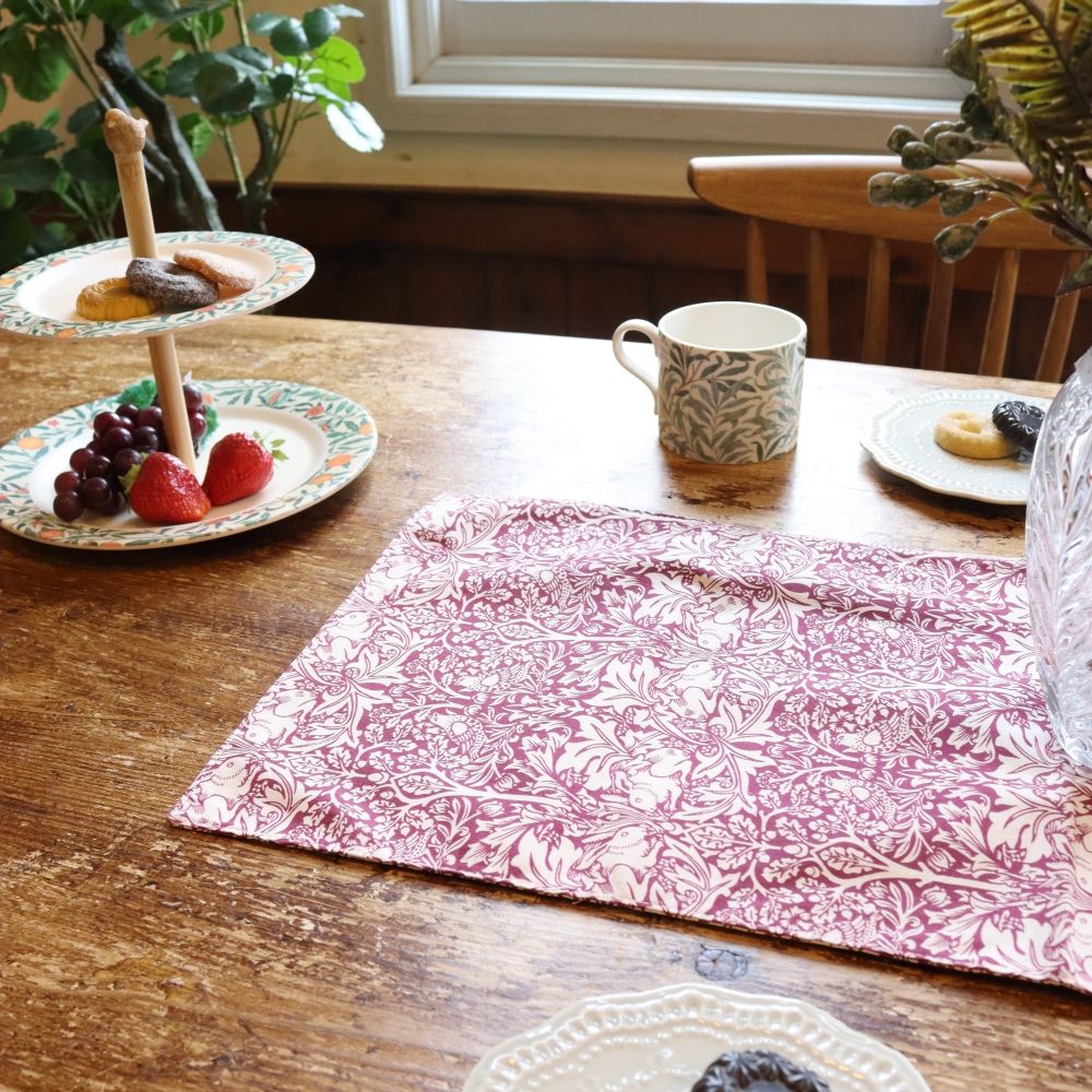 モチーフはウサギ♪ テーブルセンターBROTHER RABBIT OX1-TABC307