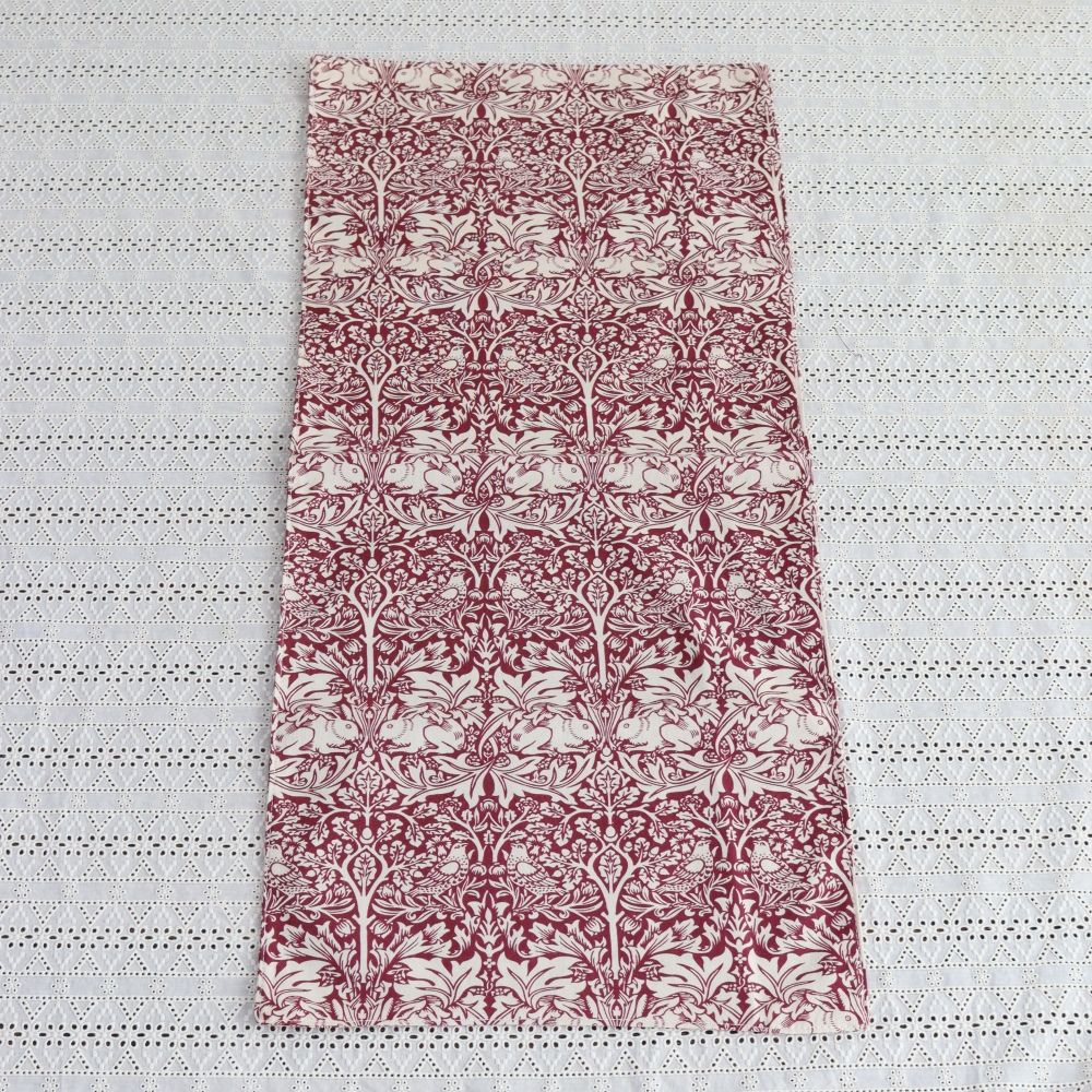 モチーフはウサギ♪ テーブルセンターBROTHER RABBIT OX1-TABC307