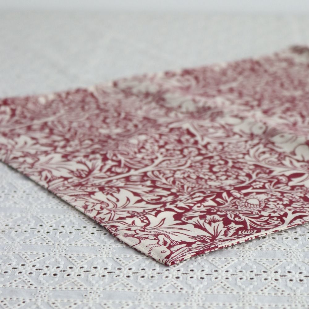 モチーフはウサギ♪ テーブルセンターBROTHER RABBIT OX1-TABC307