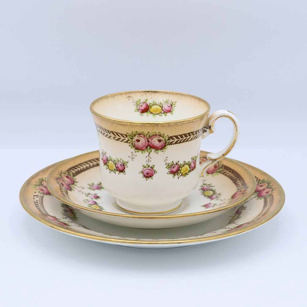 バラのコーヒートリオ♪ ROYAL ALBERT VC103-155032