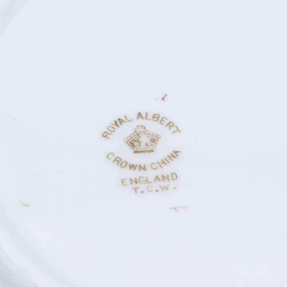 古き良き英国のディナーディッシュ♪ ROYAL ALBERT VC103-155036