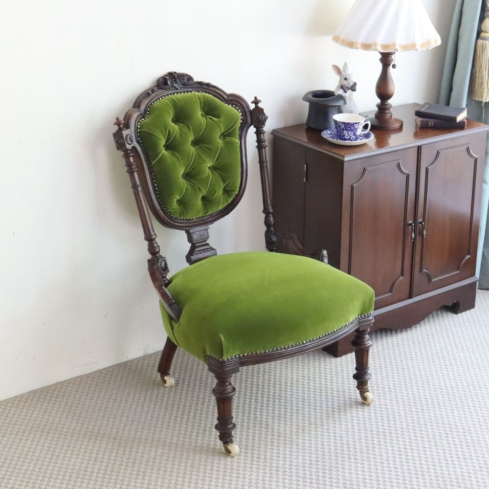 インテリアに華やぎを添えて♪ ナーシングチェア VC104-002