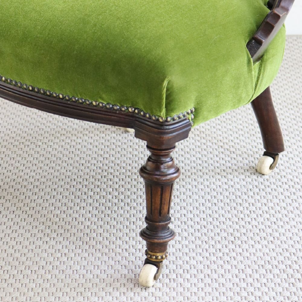 インテリアに華やぎを添えて♪ ナーシングチェア VC104-002