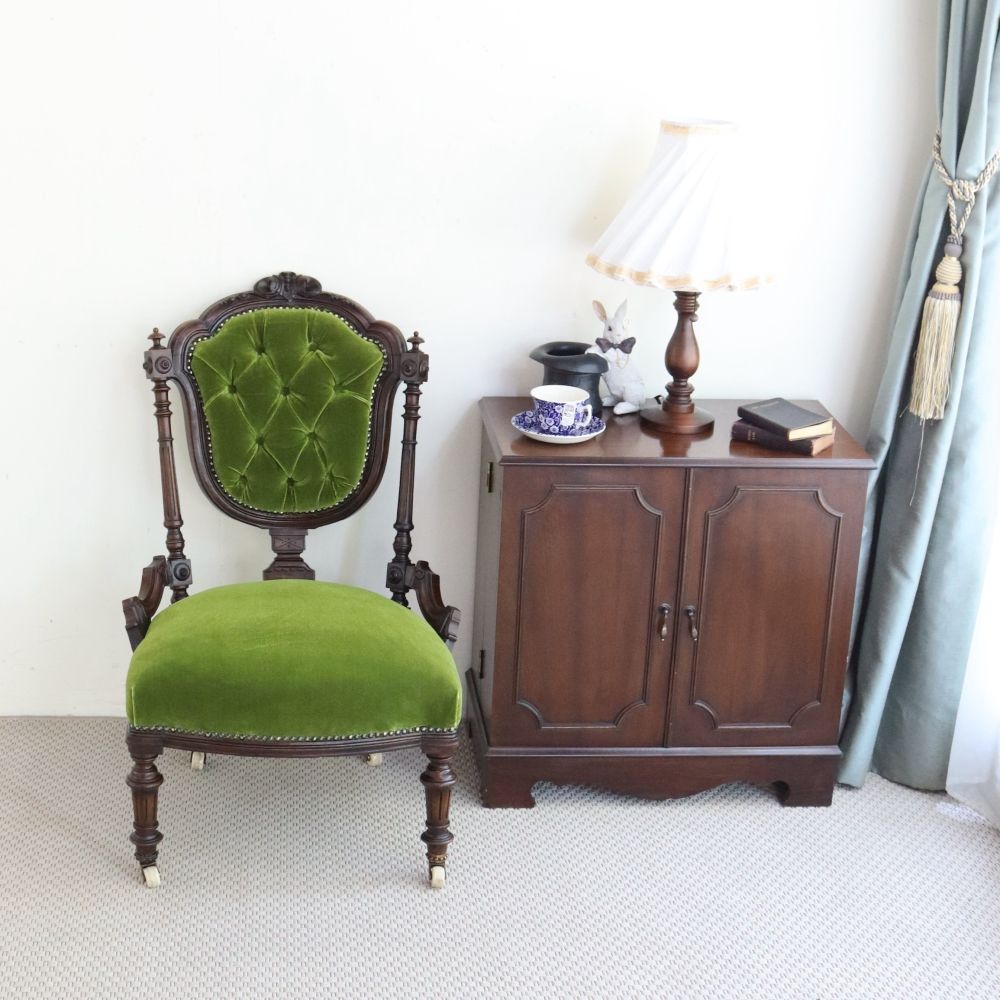 インテリアに華やぎを添えて♪ ナーシングチェア VC104-002