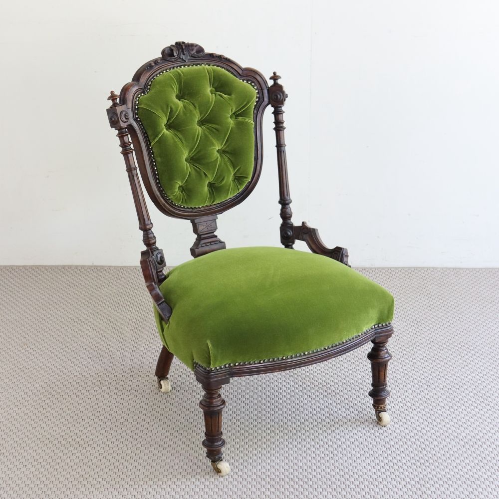 インテリアに華やぎを添えて♪ ナーシングチェア VC104-002