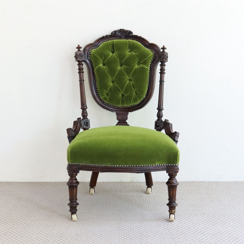 インテリアに華やぎを添えて♪ ナーシングチェア VC104-002