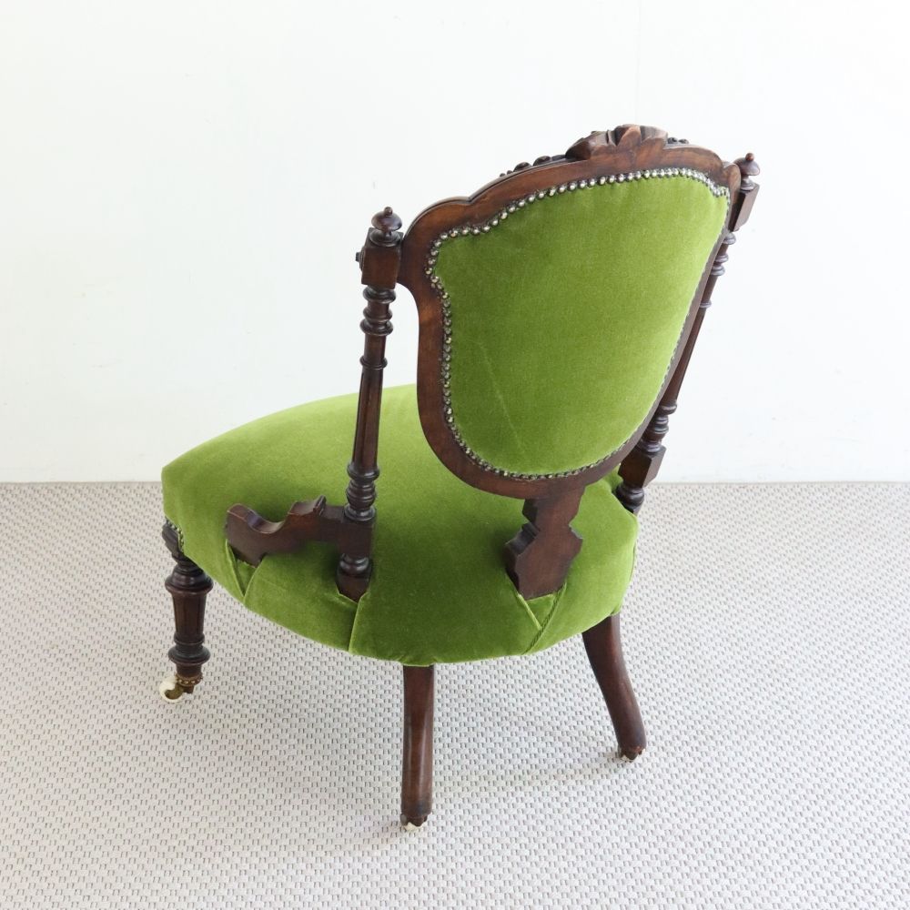 インテリアに華やぎを添えて♪ ナーシングチェア VC104-002