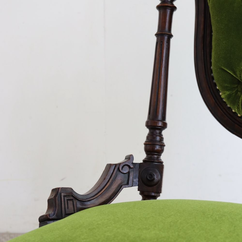 インテリアに華やぎを添えて♪ ナーシングチェア VC104-002