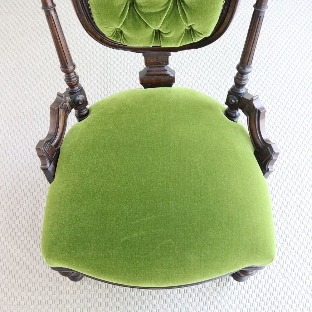 インテリアに華やぎを添えて♪ ナーシングチェア VC104-002