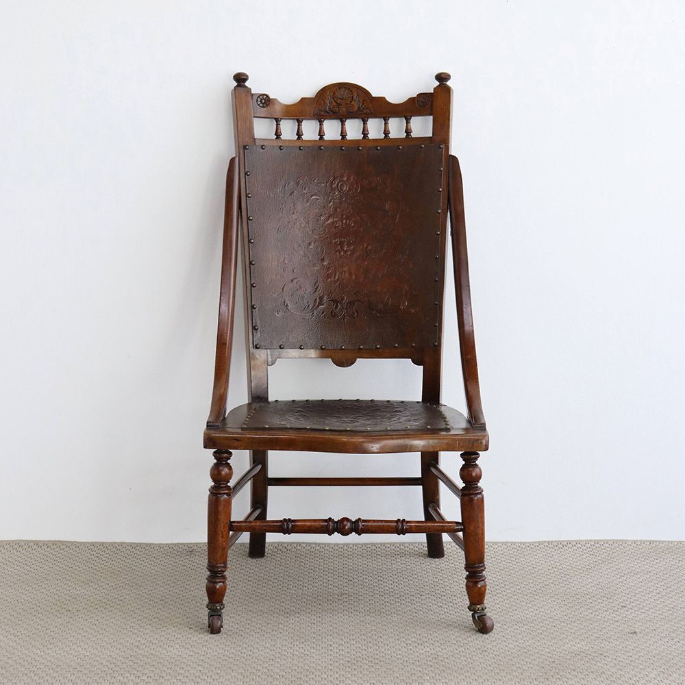 エンボス模様がオシャレです♪ ナーシングチェア VC104-055