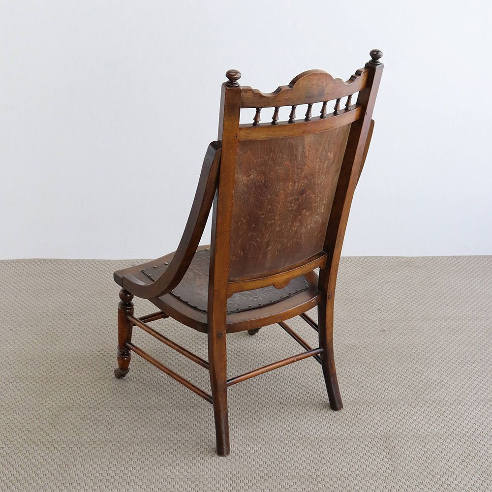 エンボス模様がオシャレです♪ ナーシングチェア VC104-055