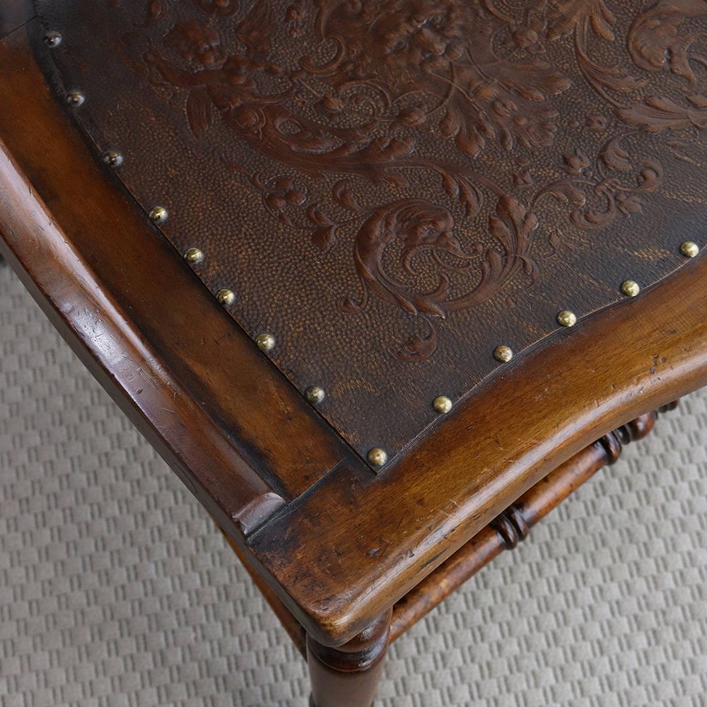 エンボス模様がオシャレです♪ ナーシングチェア VC104-055