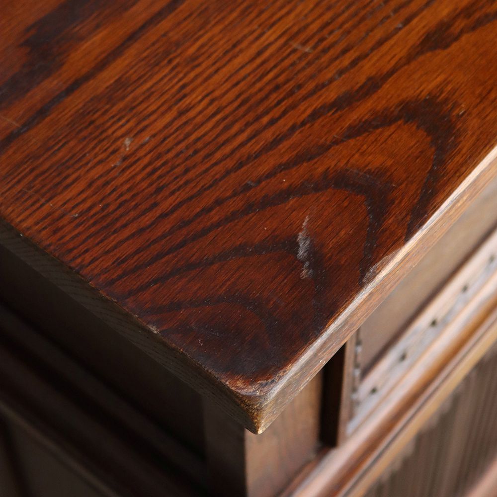 アーチが華やか♪ オールドチャームのカップボード VC104-102