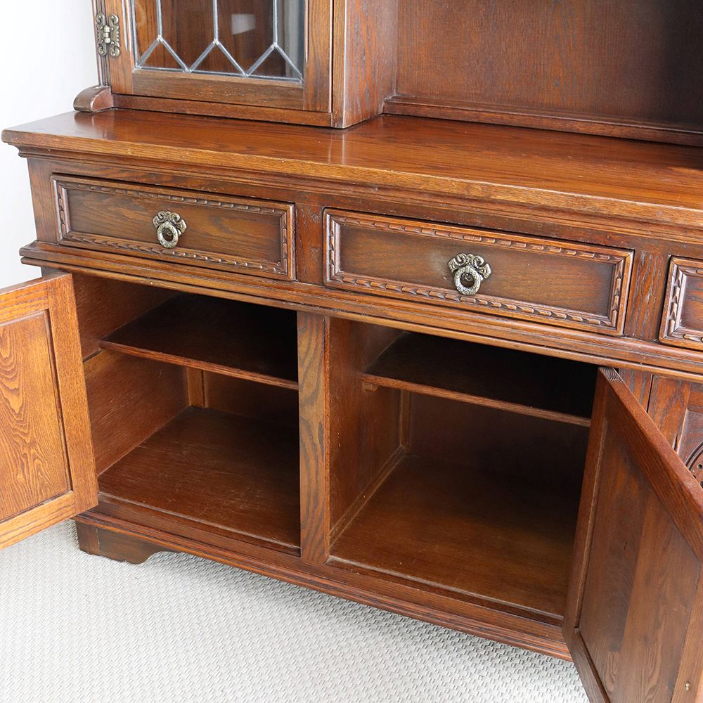 アーチが華やか♪ オールドチャームのカップボード VC104-102