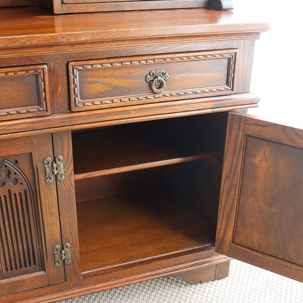 アーチが華やか♪ オールドチャームのカップボード VC104-102