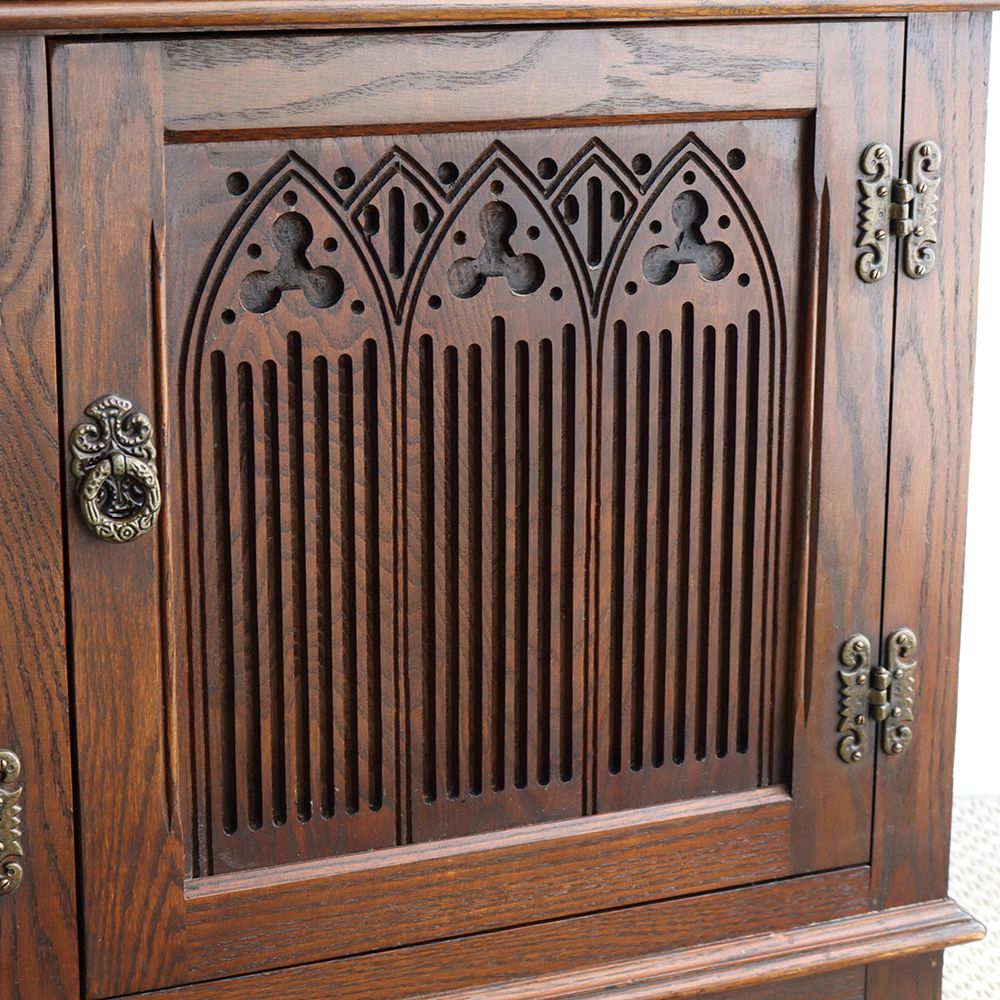 アーチが華やか♪ オールドチャームのカップボード VC104-102