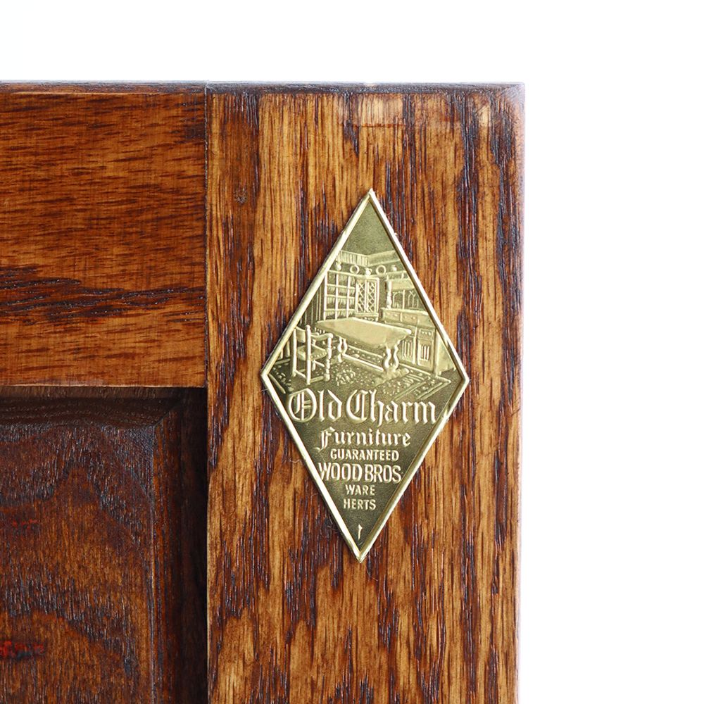 アーチが華やか♪ オールドチャームのカップボード VC104-102