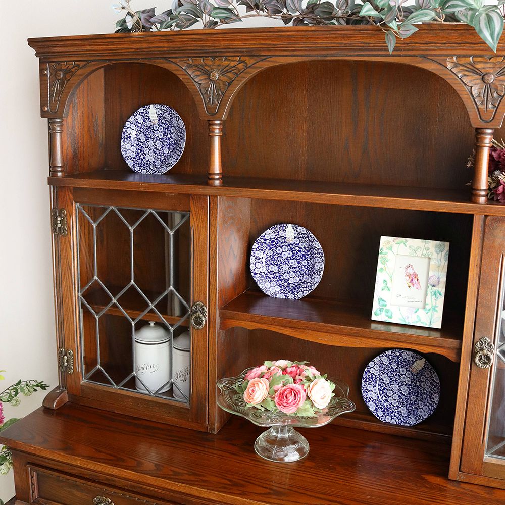 アーチが華やか♪ オールドチャームのカップボード VC104-102