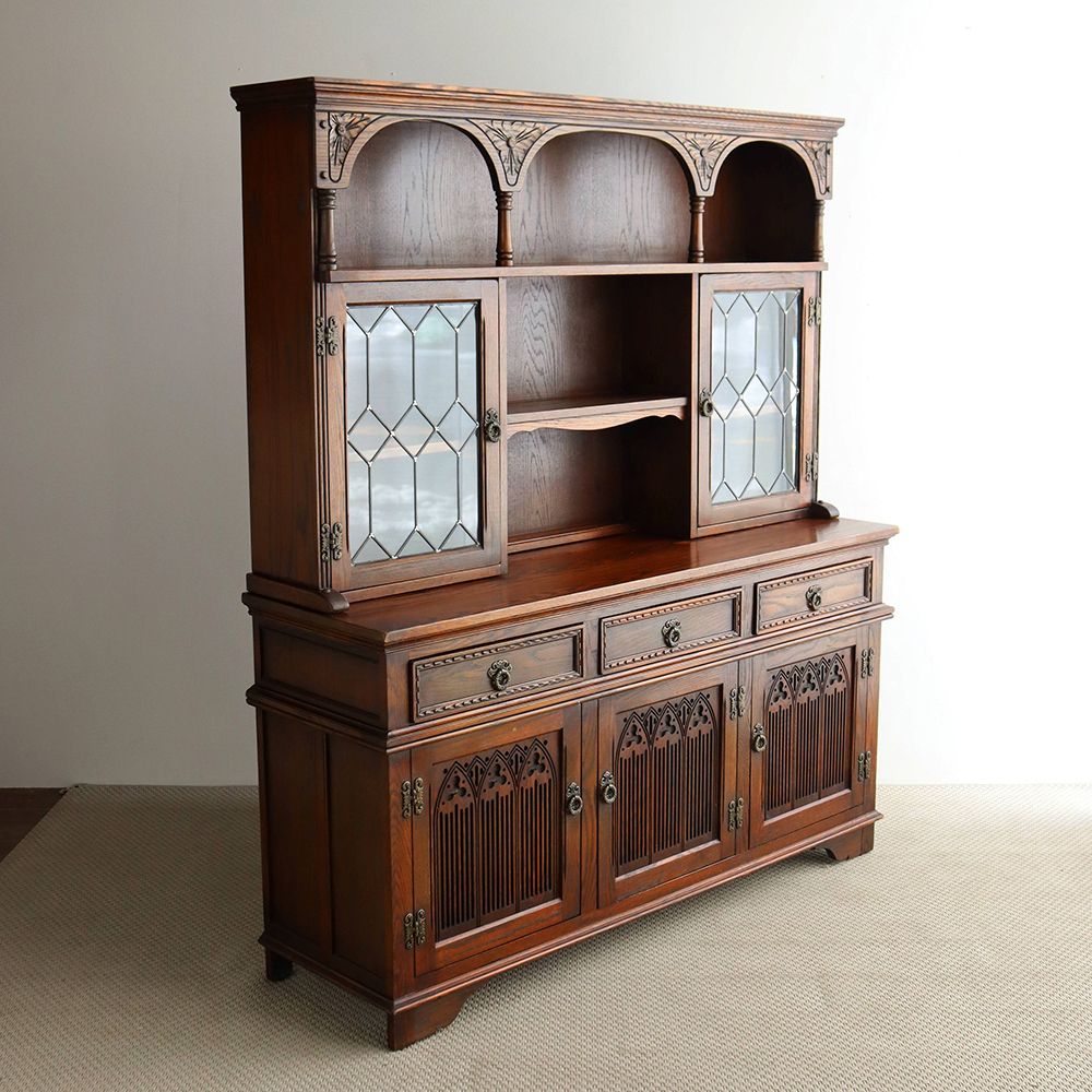 アーチが華やか♪ オールドチャームのカップボード VC104-102