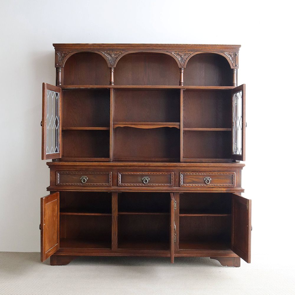 アーチが華やか♪ オールドチャームのカップボード VC104-102