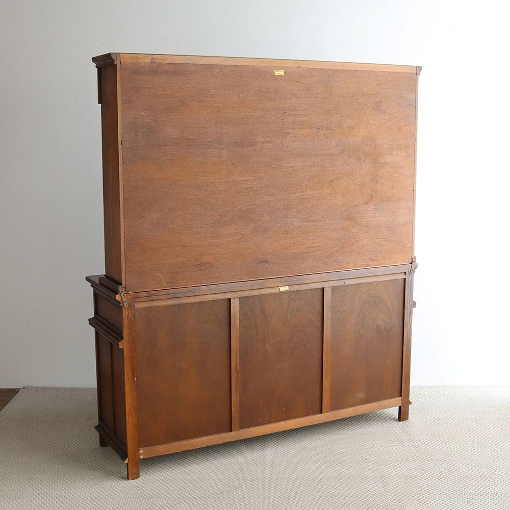 アーチが華やか♪ オールドチャームのカップボード VC104-102