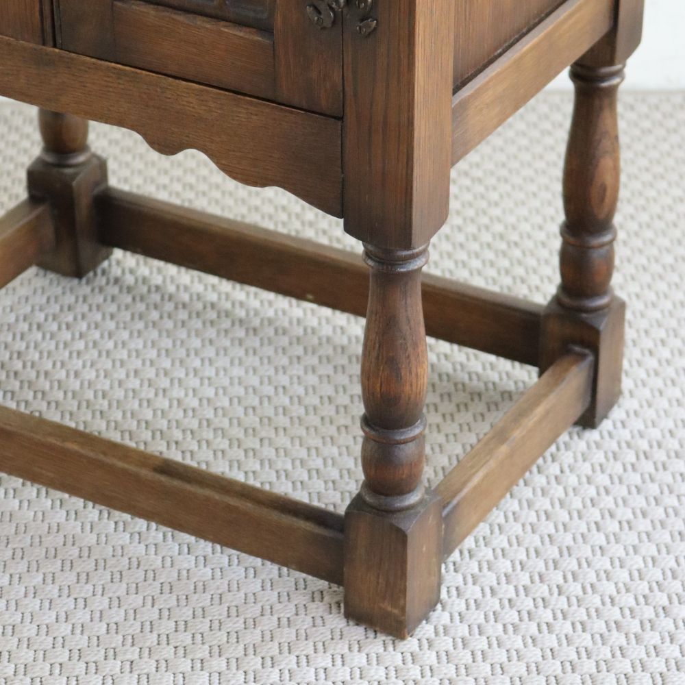 オシャレなスモールサイズ♪ チューダースタイル スモールキャビネット VC104-156