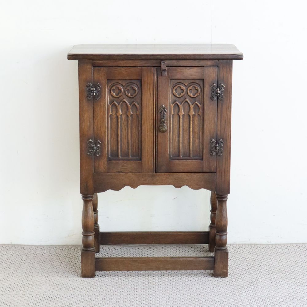 オシャレなスモールサイズ♪ チューダースタイル スモールキャビネット VC104-156